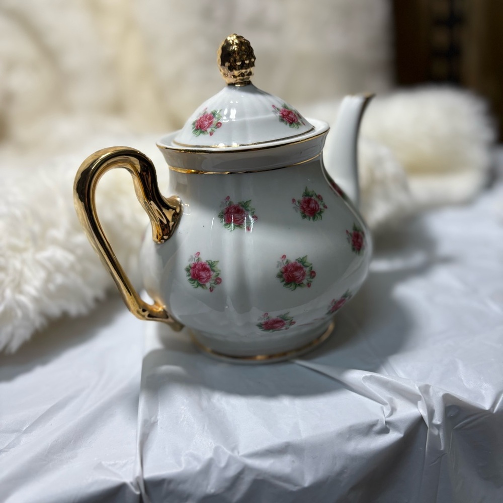 Vintage Nasco Fine China hot teapot with a rose pattern, handcrafted in Japan. - Picture 12 of 13